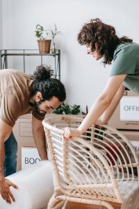 flyttfirma, flytta, flytt, flyttstädning, flyttpackning, flyttkartonger, hemflytt, professionell flytt, flytt till ett större hem, bostadsflytt, flyttråd, flyttchecklista, flyttstips, lokala flyttfirmor, flyttlagring, flyttassistans, företagsflytt, internationell flytt, flyttbudget, flyttkostnader, flyttrådgivning.